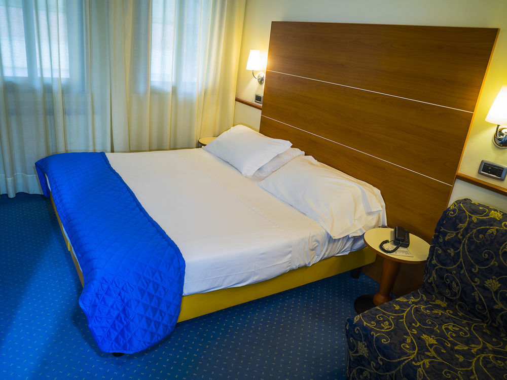 Hotel Corticella Болоня Екстериор снимка