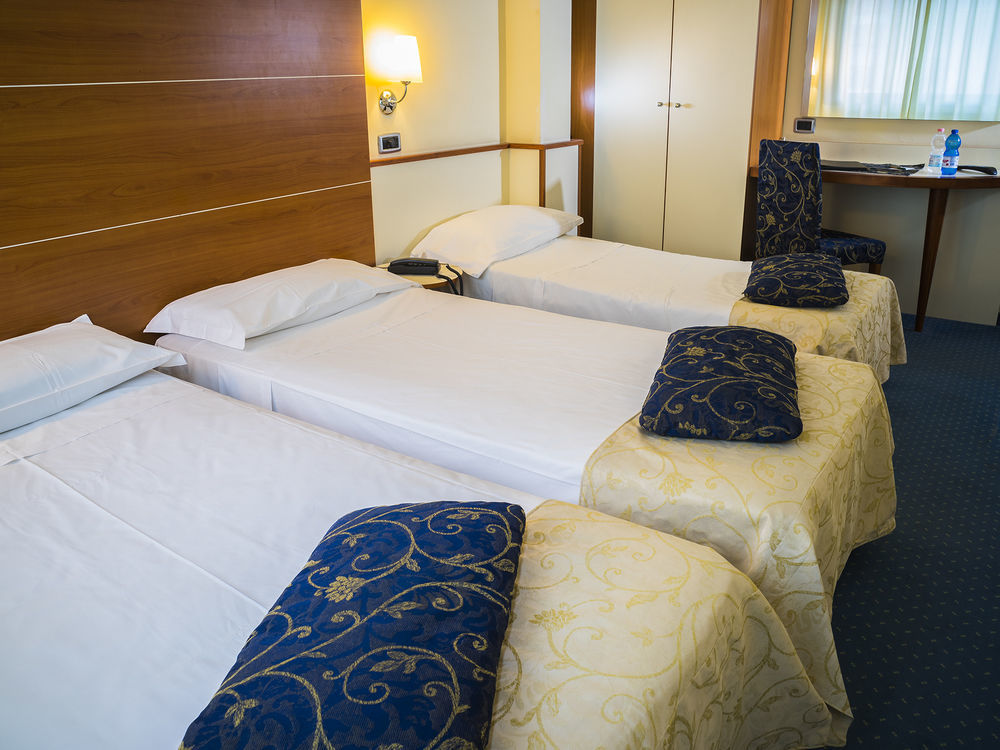 Hotel Corticella Болоня Екстериор снимка